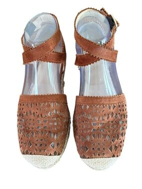 Stuart Weitzman Atalanta Brown Suede Laser Cut Flats, Ankle Strap Sz 6.5